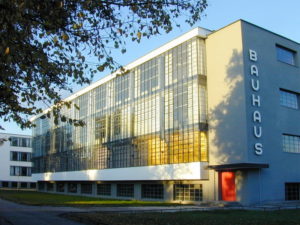 Bauhaus – prostota i potrzeby zamiast zbędnych luksusów