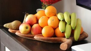 Oryginalna patera na owoce – jak ją dobrać do stołu?