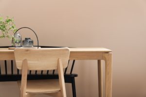 Co wyróżnia krzesła minimalistyczne?