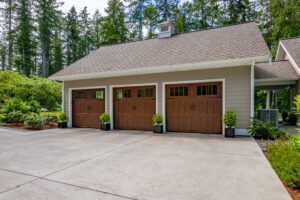 Bramy garażowe rozwierne – Przemyślane rozwiązanie do Twojego domu