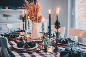 Inspiracje na dekoracje stołu na Boże Narodzenie: Twórz niepowtarzalne świąteczne spotkania